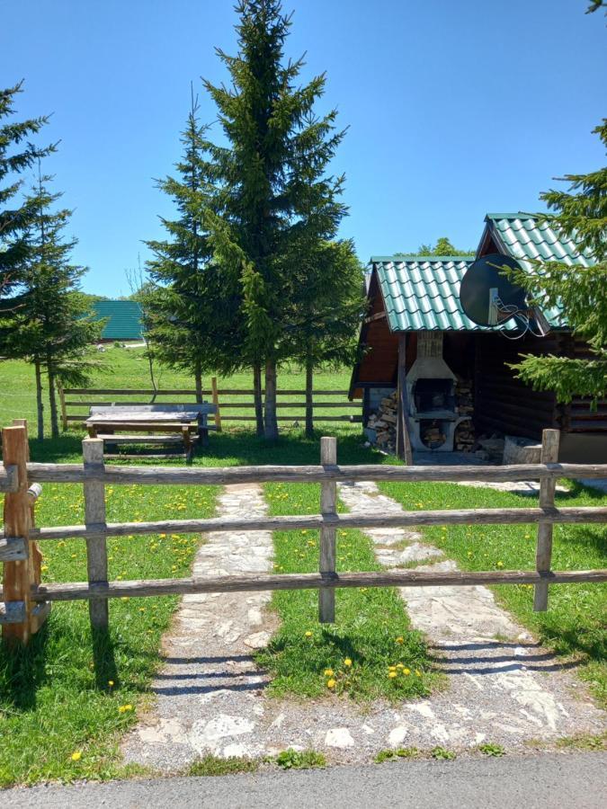 Family Farm Apartments Zabljak  Bagian luar foto