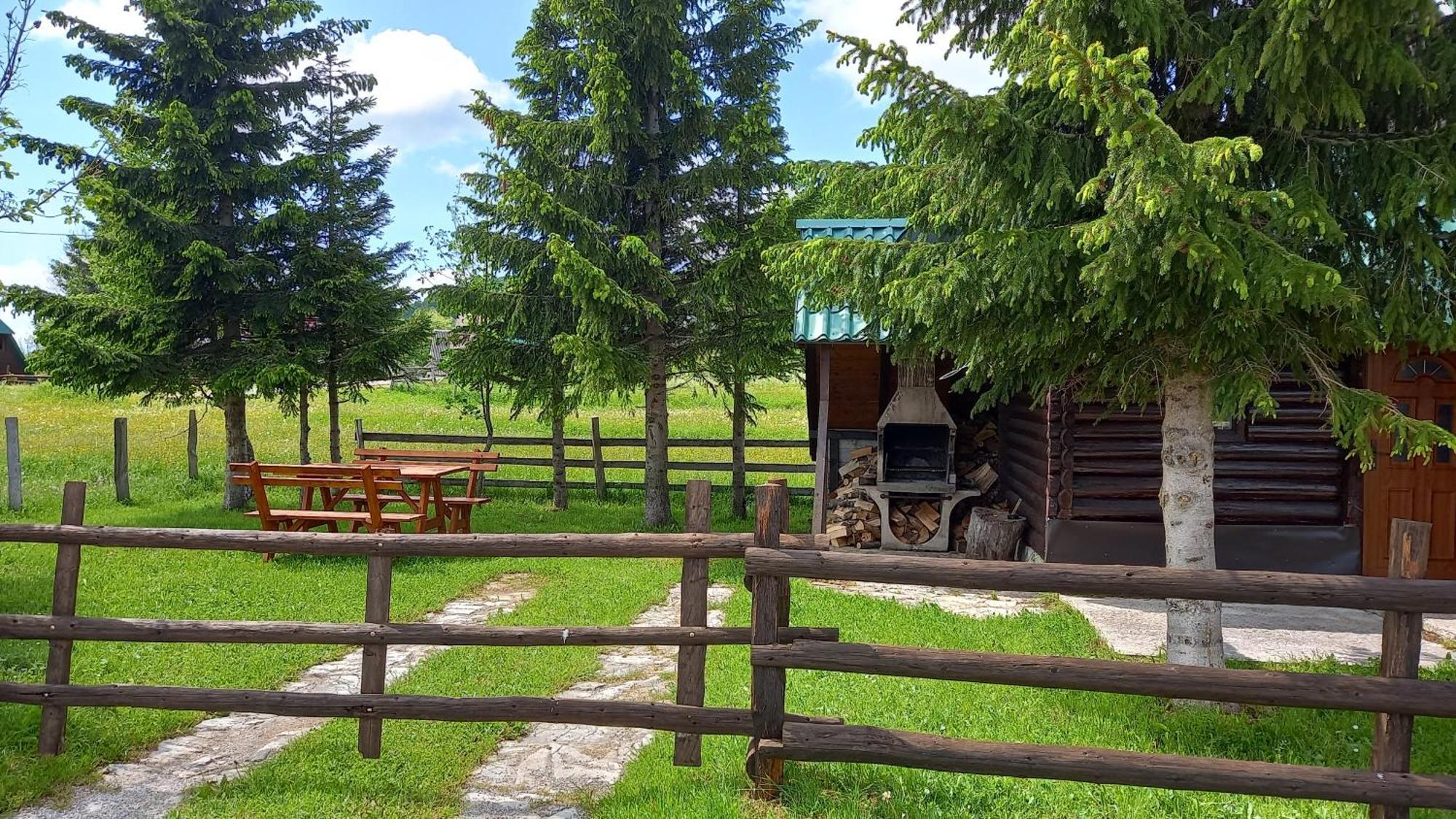 Family Farm Apartments Zabljak  Bagian luar foto