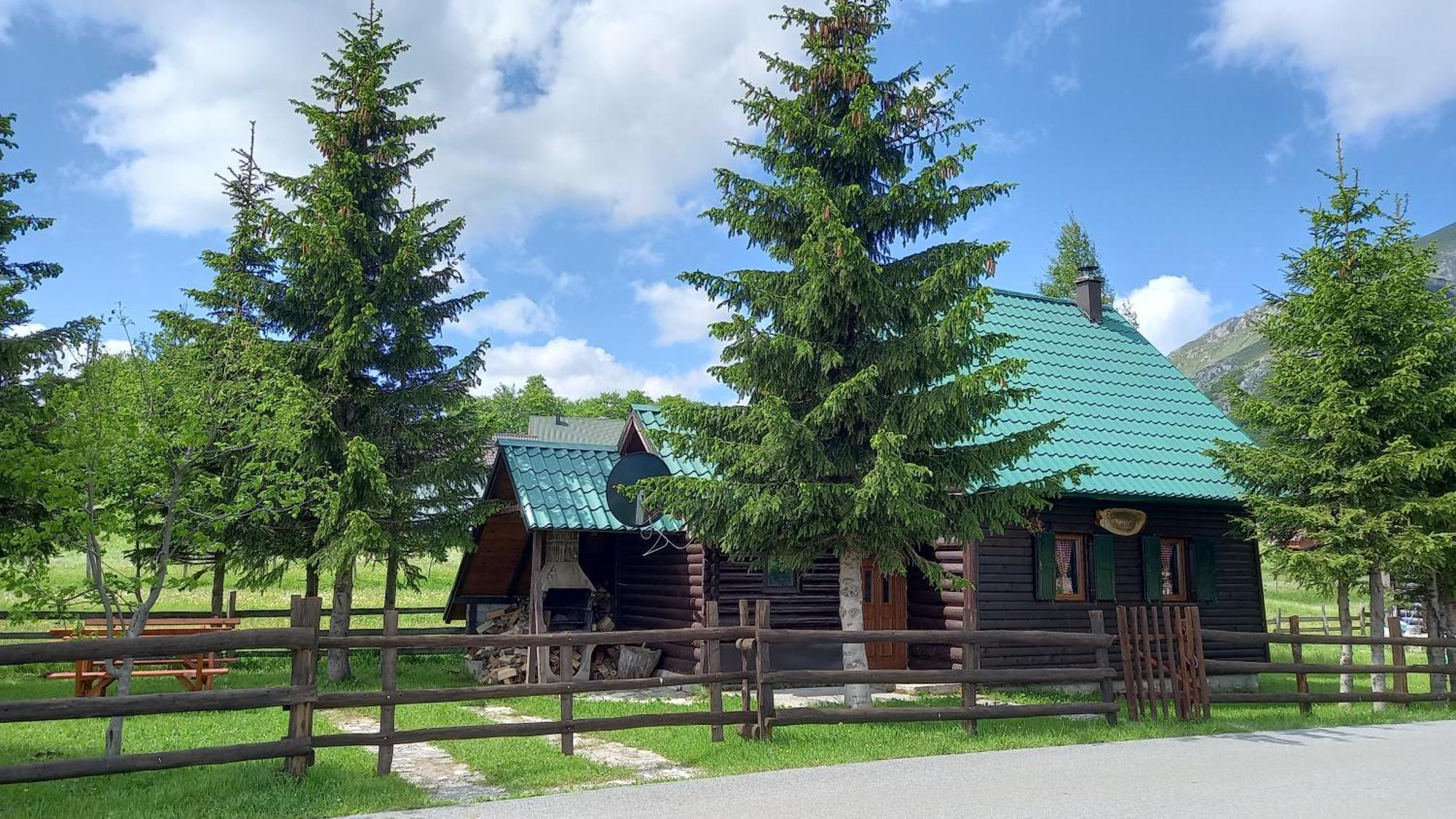 Family Farm Apartments Zabljak  Bagian luar foto