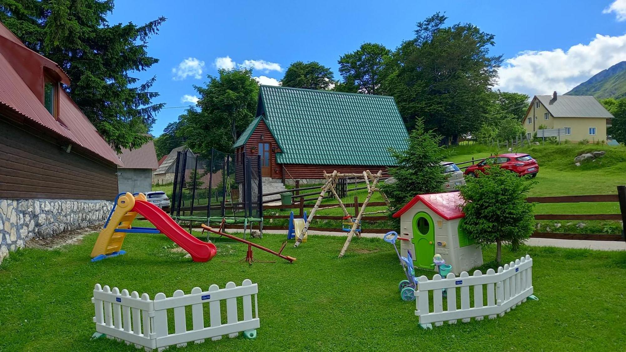 Family Farm Apartments Zabljak  Bagian luar foto