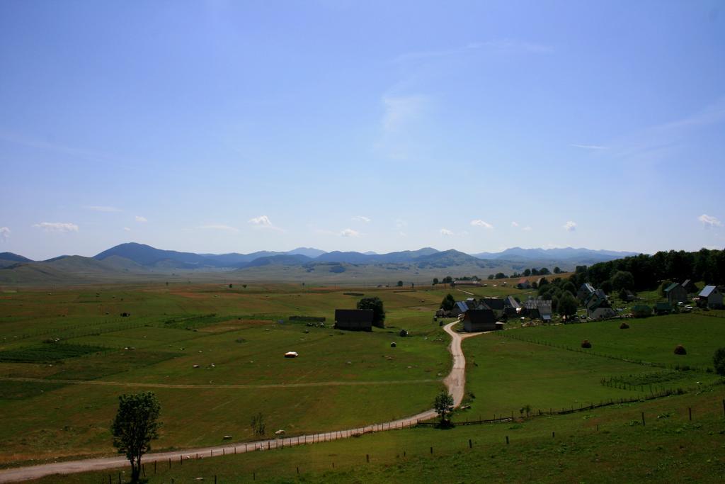 Family Farm Apartments Zabljak  Bagian luar foto